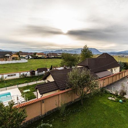 Vilman House Hotel Rîşnov Екстериор снимка