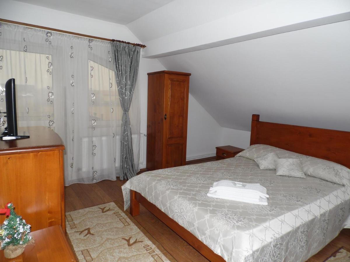 Vilman House Hotel Rîşnov Екстериор снимка