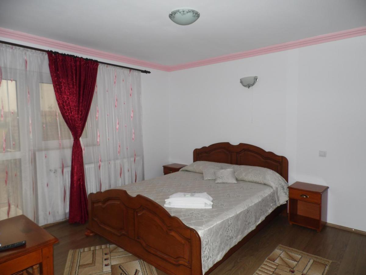 Vilman House Hotel Rîşnov Екстериор снимка