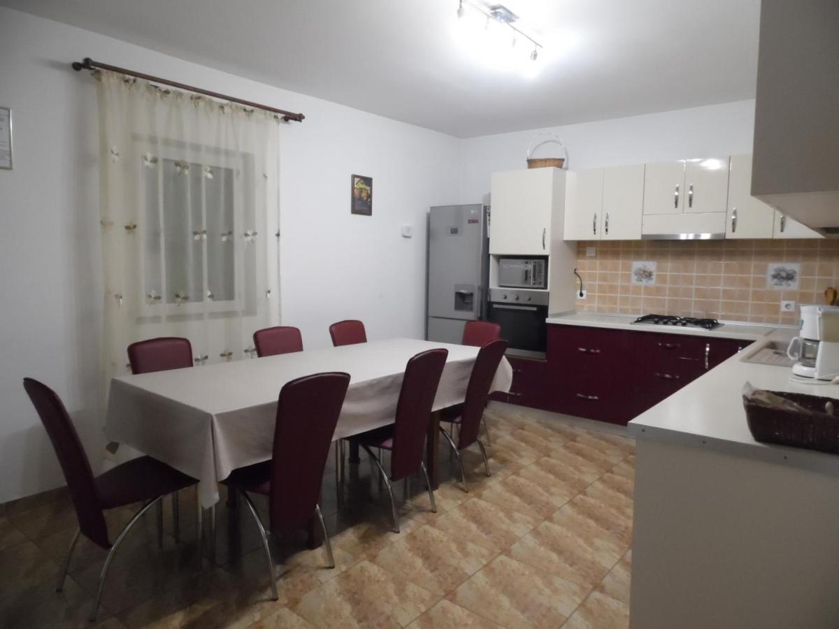 Vilman House Hotel Rîşnov Екстериор снимка