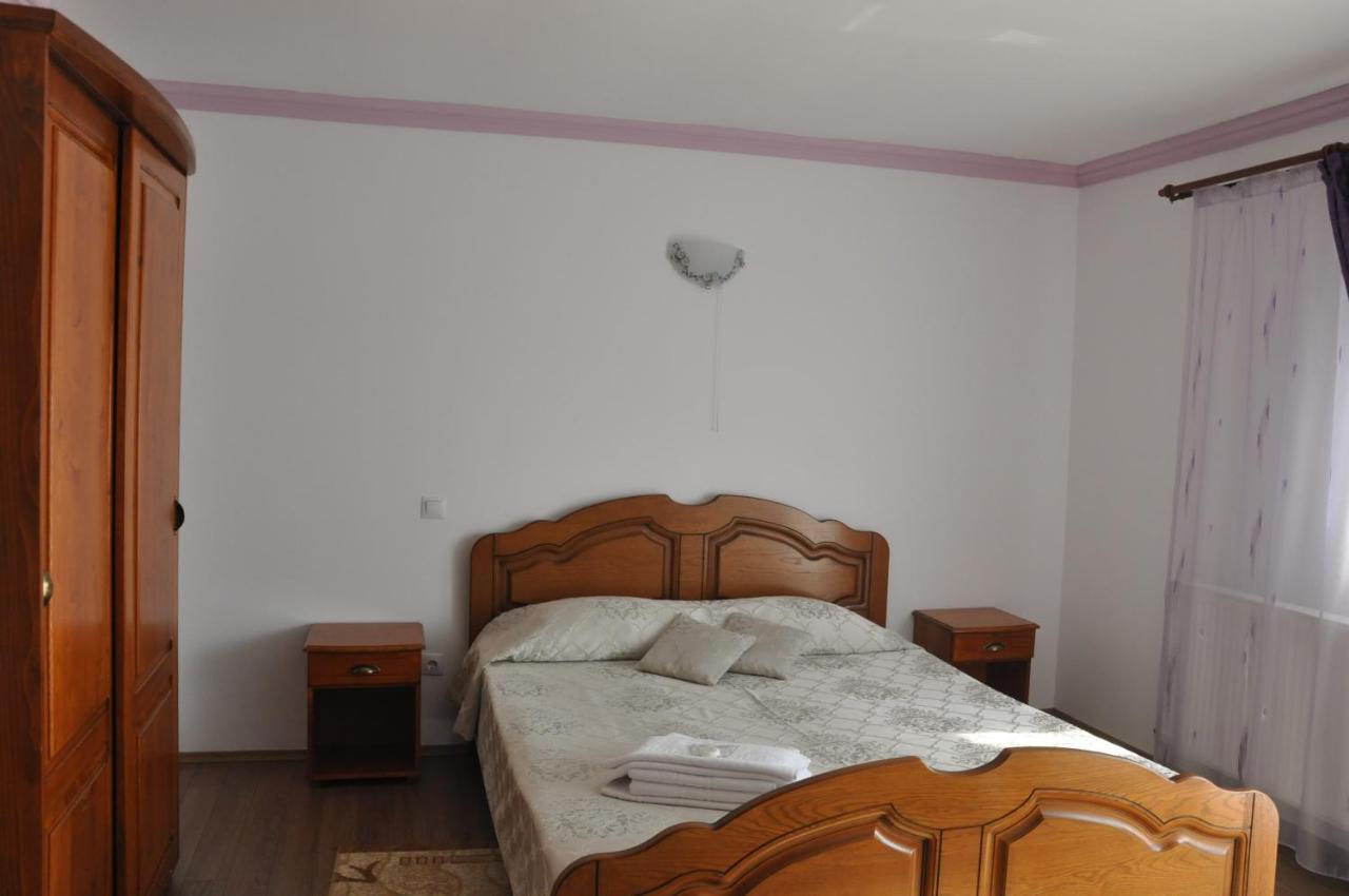 Vilman House Hotel Rîşnov Екстериор снимка