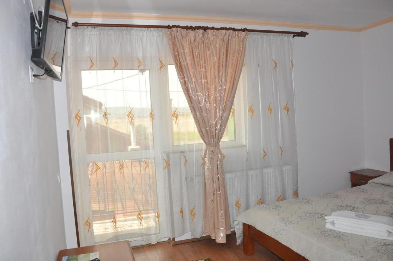 Vilman House Hotel Rîşnov Екстериор снимка