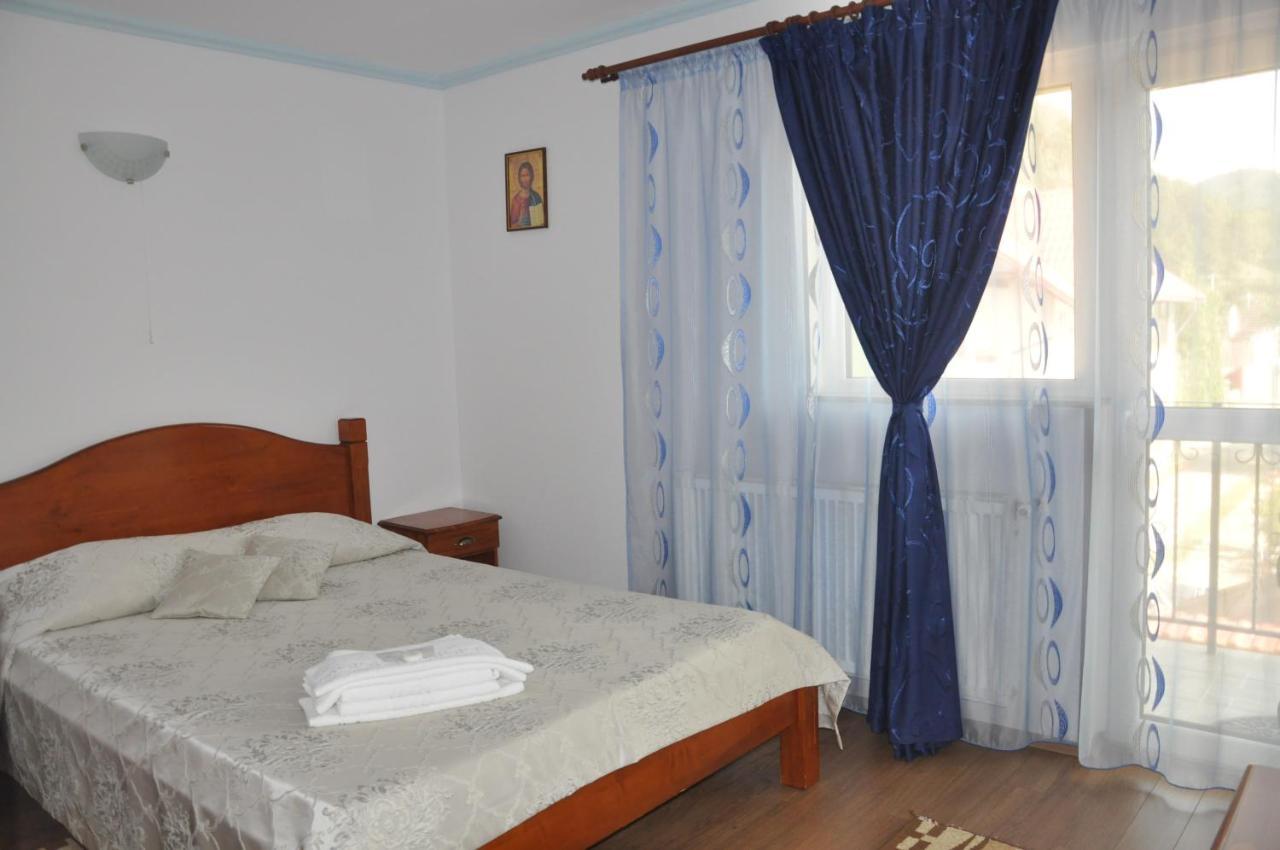 Vilman House Hotel Rîşnov Екстериор снимка