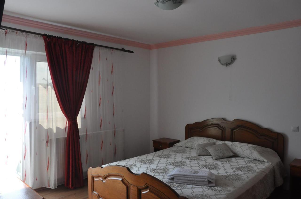 Vilman House Hotel Rîşnov Екстериор снимка