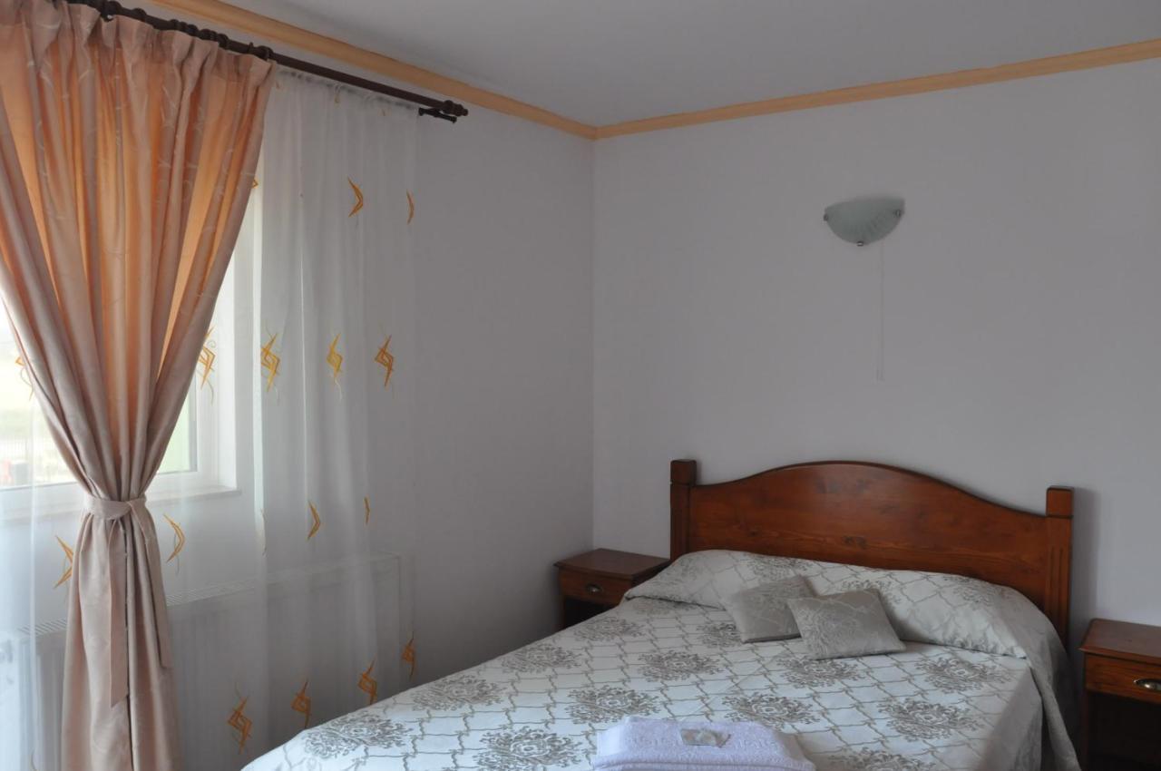 Vilman House Hotel Rîşnov Екстериор снимка