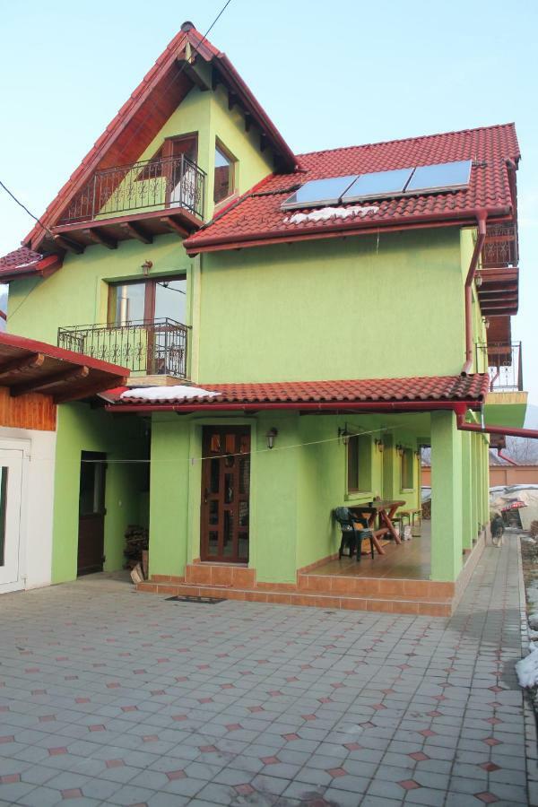 Vilman House Hotel Rîşnov Екстериор снимка